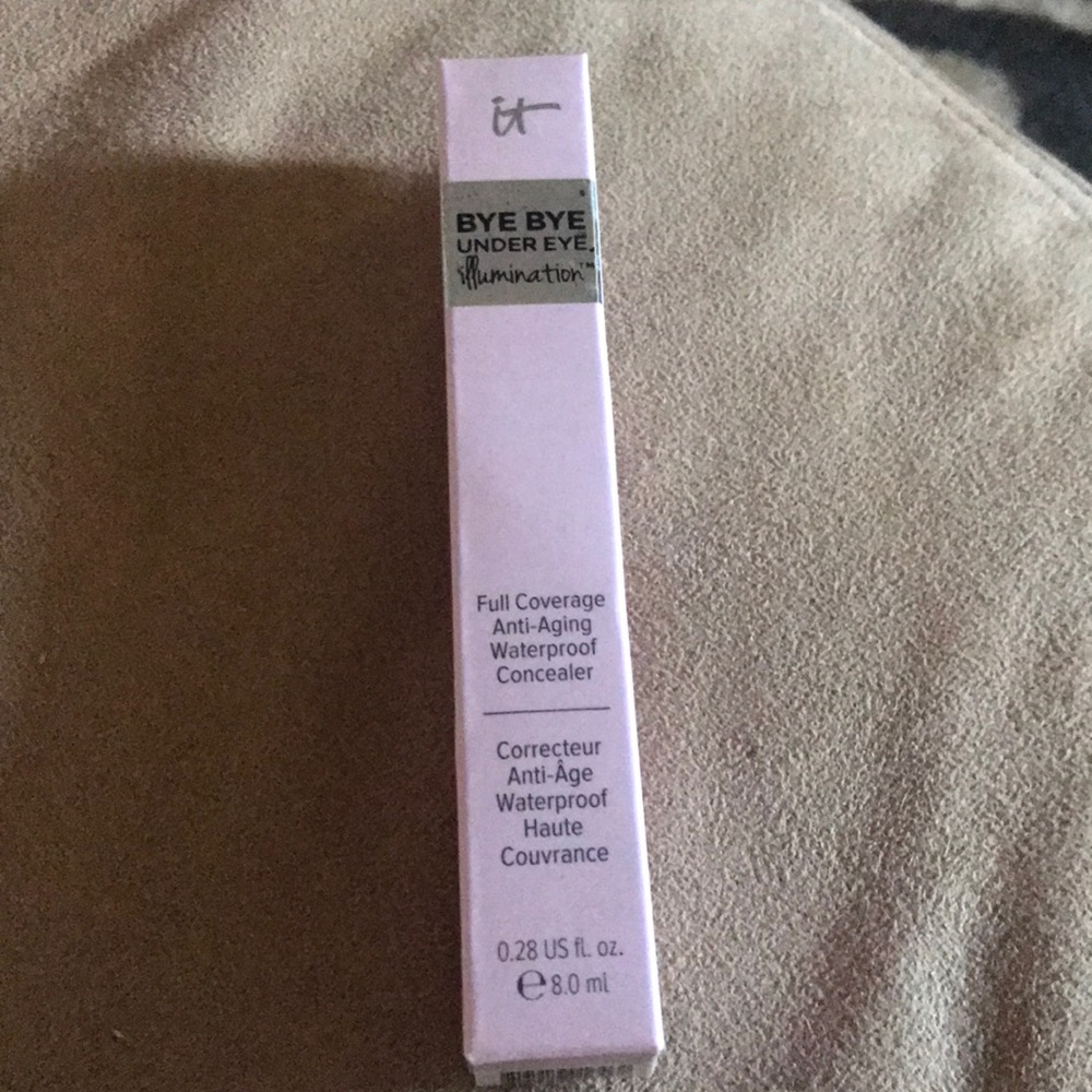 It Cosmetics BYE BYE UnderEye Concealer NIB
